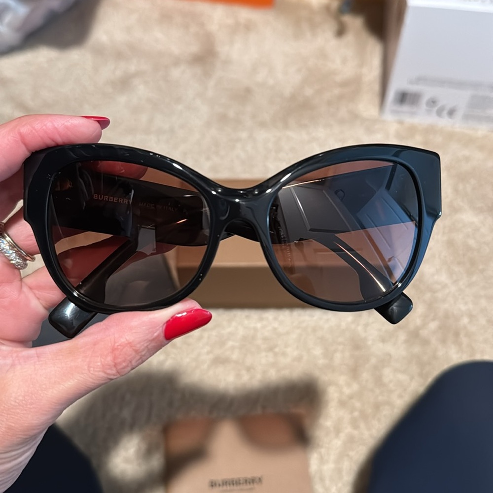 Brand New Burberry sunglasses Black